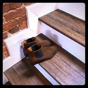 Broletto Suede Chelsea Boots